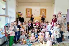 LISTOPAD 2023 SHARKS