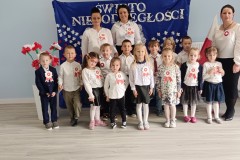 Niepodleglosc-zdjecie-grupowe